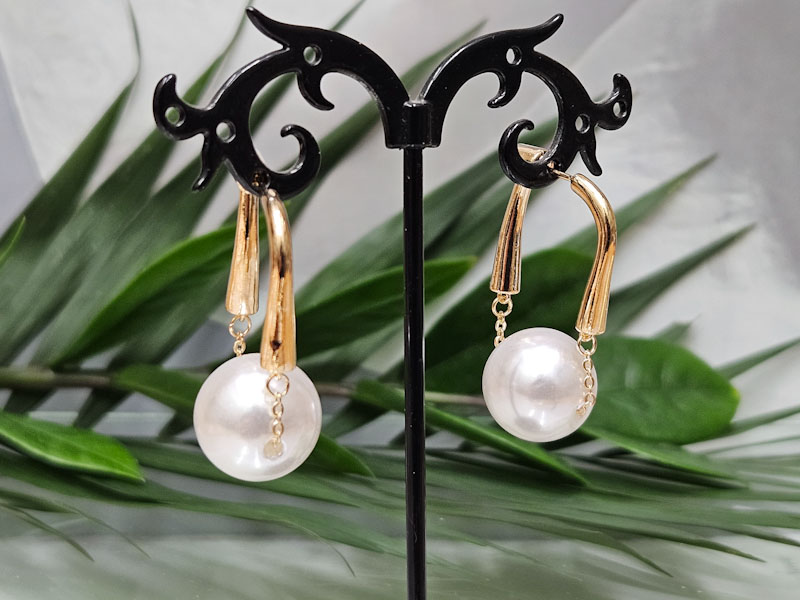 Серьги 1036006500014: цена 575 рублей.