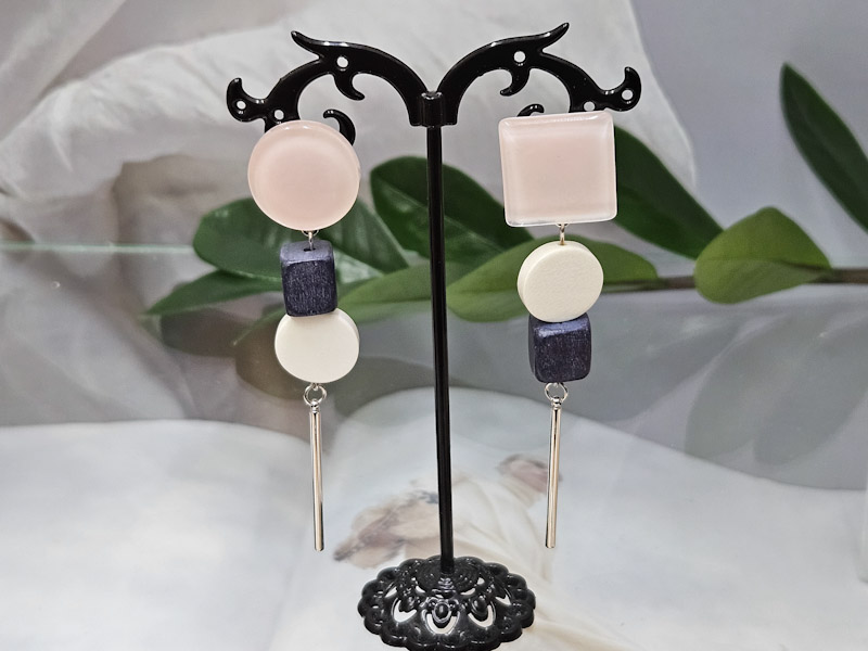 Серьги 1588006500056: цена 540 рублей.