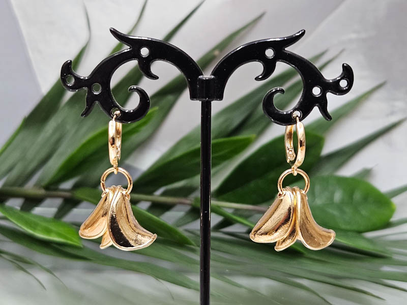 Серьги 1036006500038: цена 575 рублей.