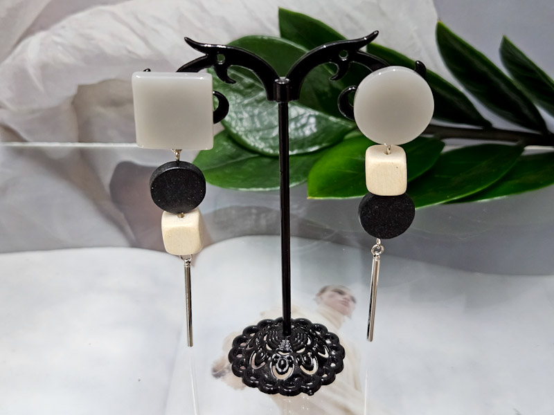 Серьги 1588006500049: цена 540 рублей.