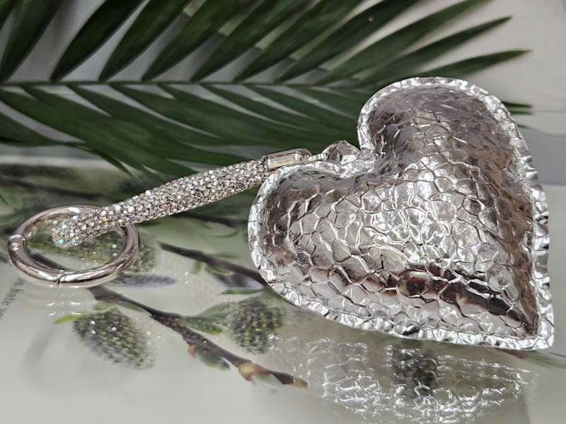 Брелок 1347006500172: цена 410 рублей.