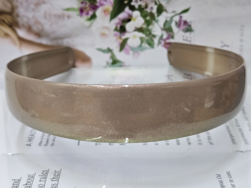 Ободок 1085001600236: цена 200 рублей.