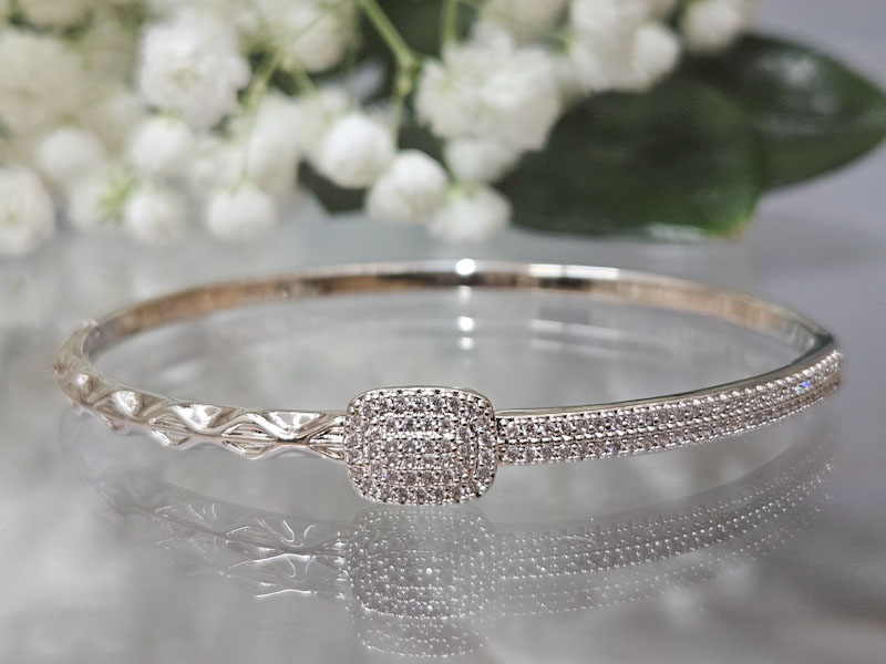 Браслет 2249026600209: цена 750 рублей.