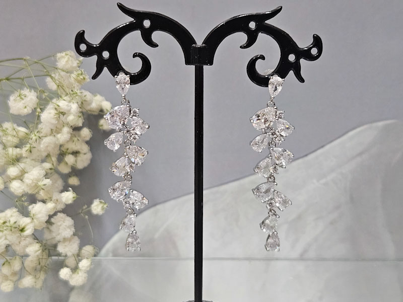 Серьги 2245026600065: цена 650 рублей.