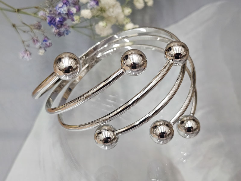 Браслет 2250026600151: цена 745 рублей.