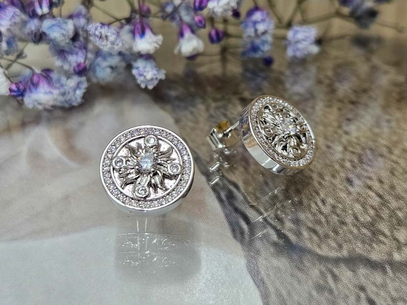 Серьги 2247026600236: цена 605 рублей.
