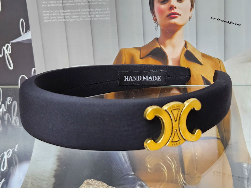 Ободок 2124001600019: цена 655 рублей.