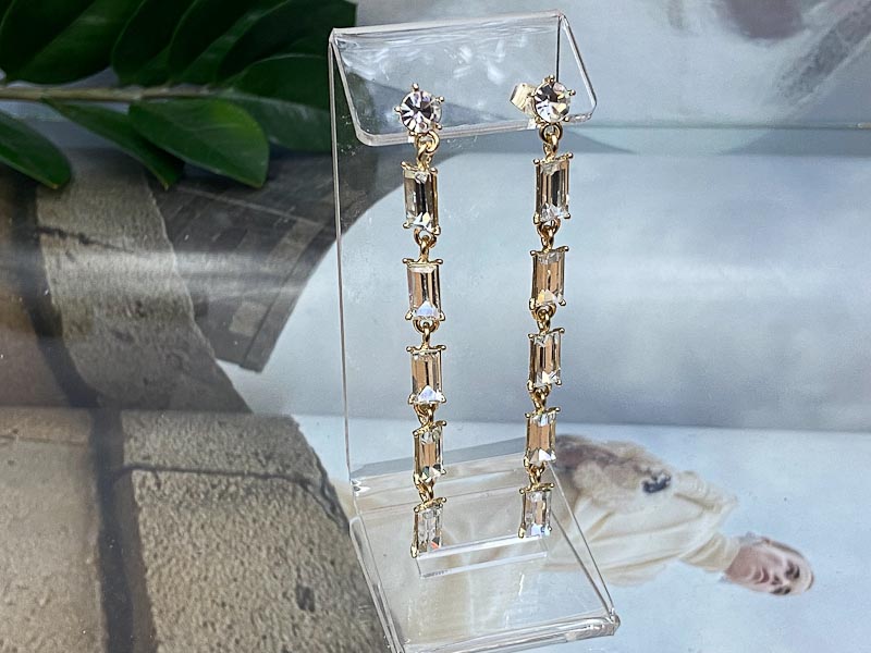 Серьги 2154004300012: цена 810 рублей.