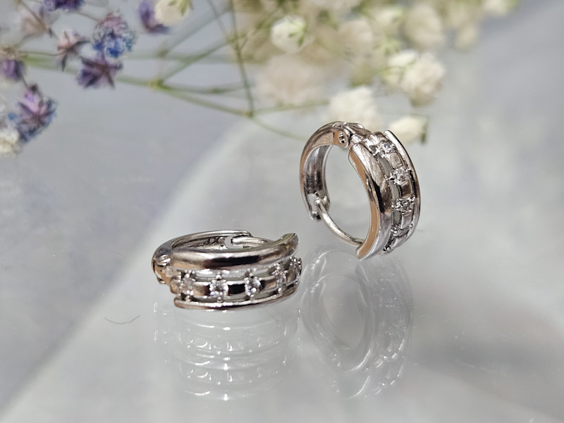 Серьги 2249026600018: цена 310 рублей.