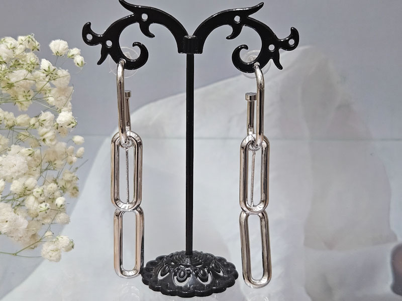 Серьги 2246026600192: цена 690 рублей.