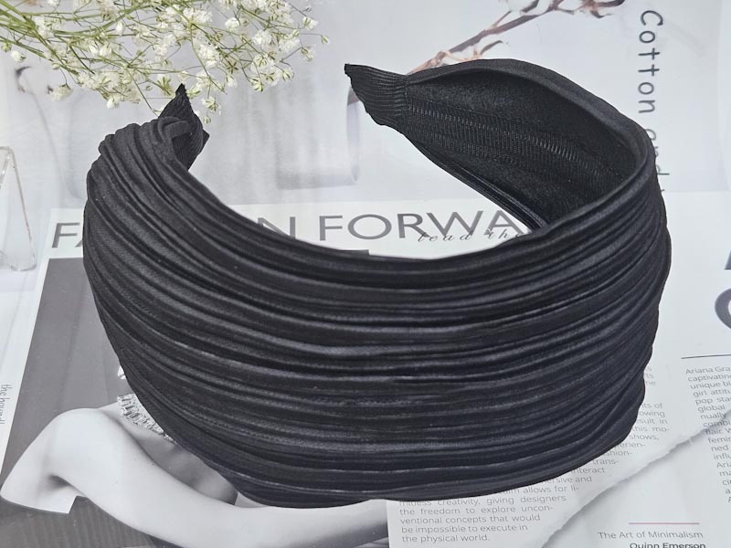 Ободок 1586001600054: цена 460 рублей.