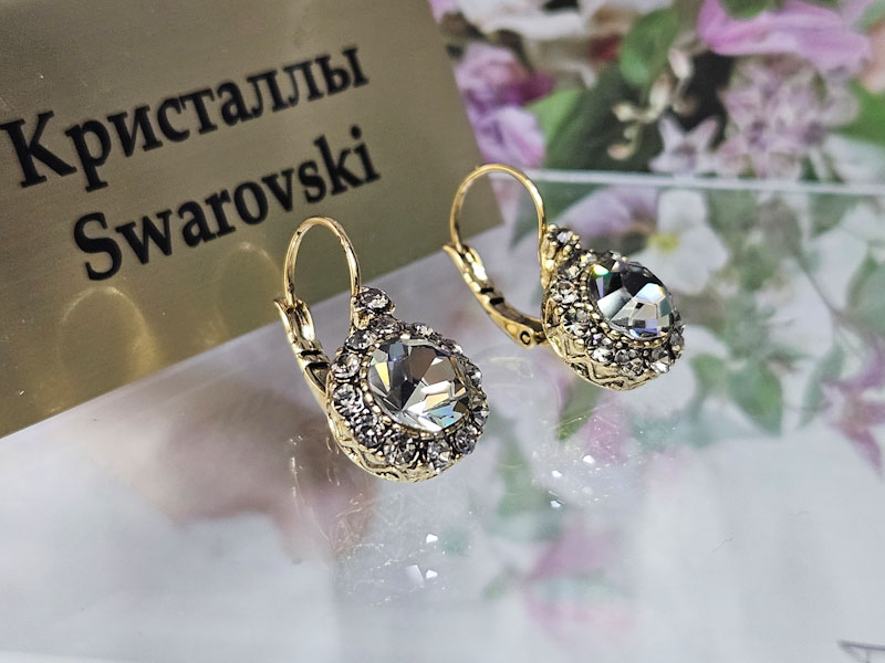 Серьги 1141004500598: цена 575 рублей.