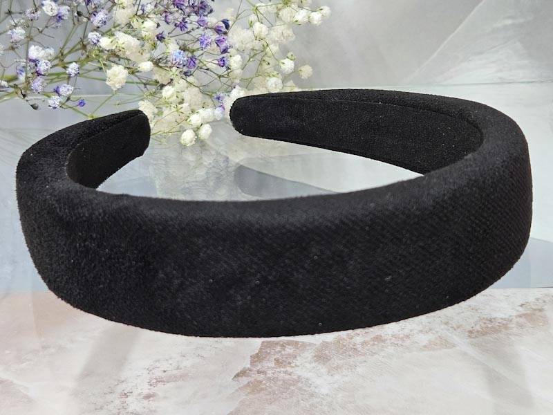 Ободок 2036001600084: цена 250 рублей.