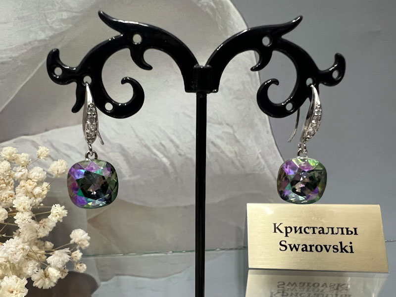 Серьги 1448006600296: цена 1475 рублей.