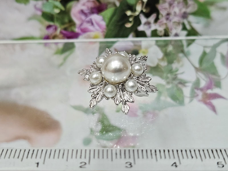 Брошь 1720006500319 Брошь 1720006500319: цена 200 рублей.