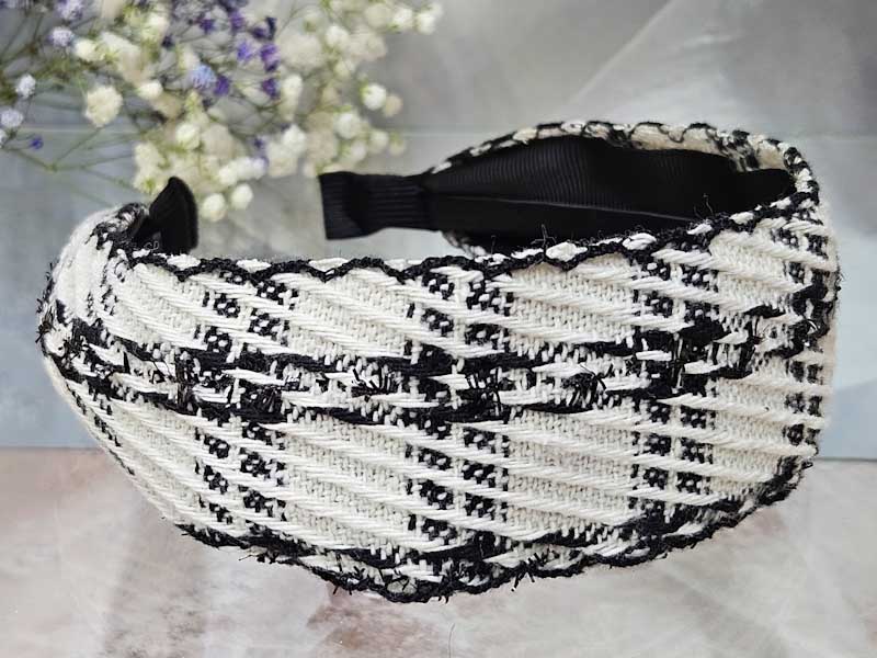 Ободок 2036001600046: цена 330 рублей.