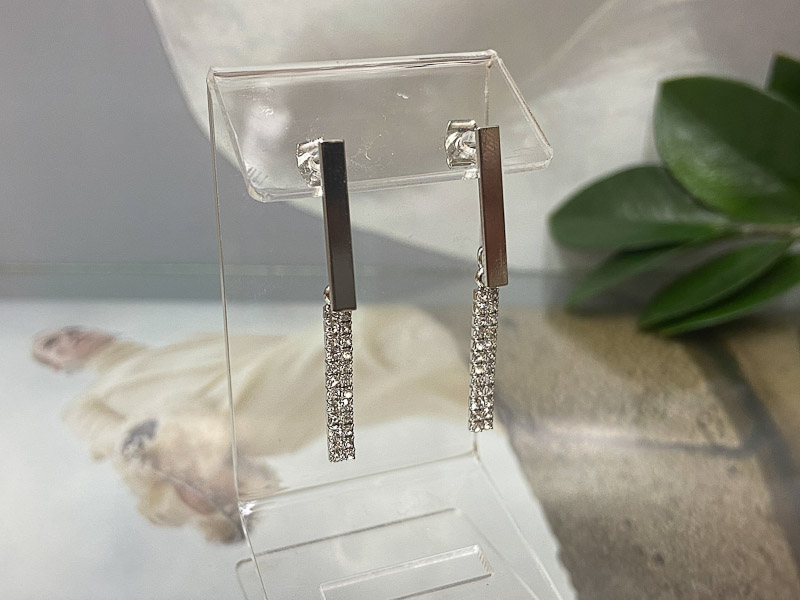 Серьги 1100004300232: цена 215 рублей.