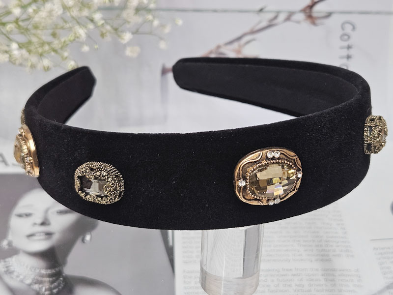 Ободок 1128001600032: цена 820 рублей.