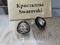 Серьги 1554004500169: цена 985 рублей.